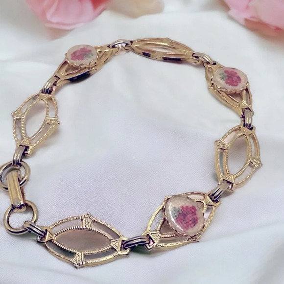 Vintage Jewelry - Vintage Gold Tone Flower Bracelet